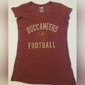 Women's maroon Tampa Bay Buccaneers football tee shirt size M